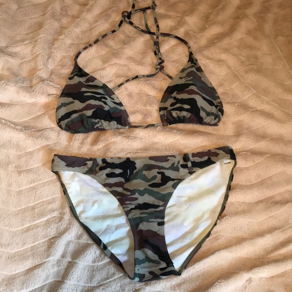 ⬛️💚swimsuit💚⬛️ - Picture 1 of 7